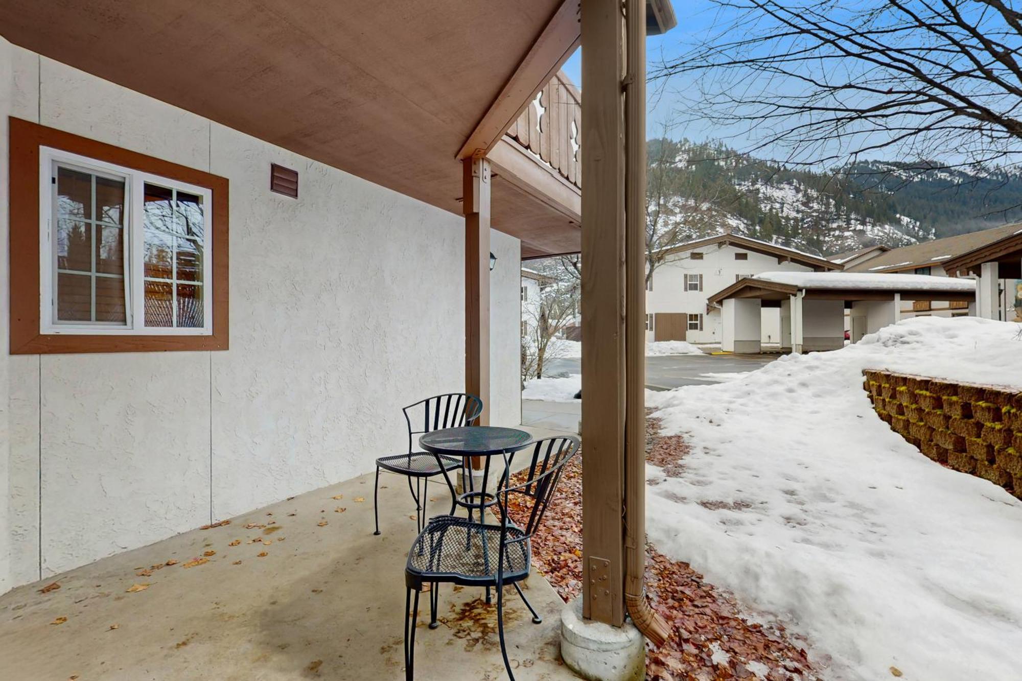 Icicle Village Resort 402: Juniper Studio Leavenworth Exterior photo